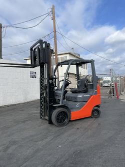 2014 Toyota Forklift 4000 LB CAP 8FGCU20
