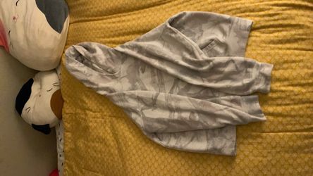 Hollister camo hoodie (xs)