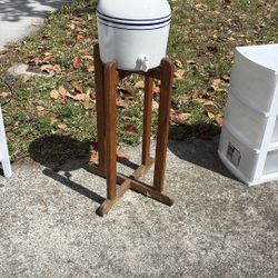 Water Dispenser And Stand 