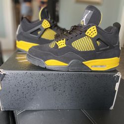 Jordan 4 Yellow Thunders for $290