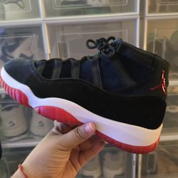 Jordan 11s Womens Velvet 