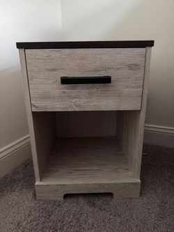 Set of 2 night stand
