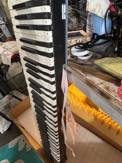 Full weighted keyboard with connectors