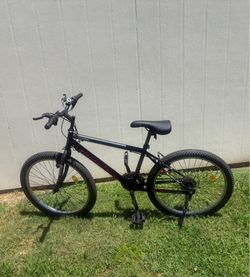 KIAPALNO red and black mountain bike