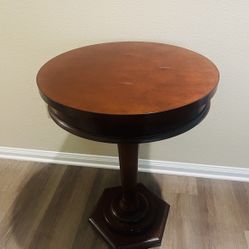 Round End Table