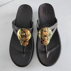 Crocs Sandals Sanrah Gold Embellished Wedge Espresso Hammered Comfort - Size W10 NEW 