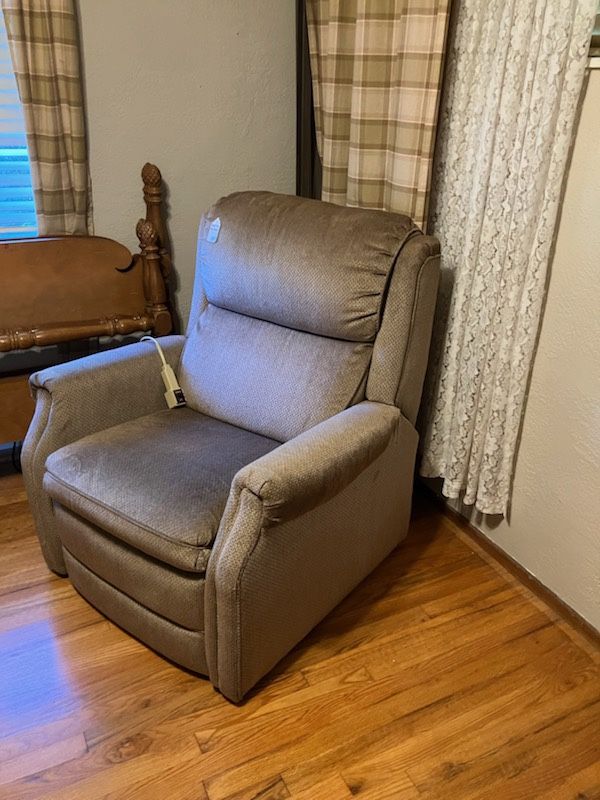 Electric Lift & Recliner Chair