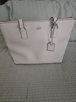 Large white Kate Spade shoulder purse.
