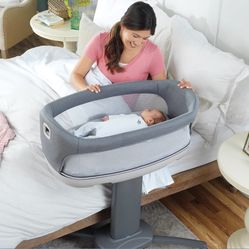 Chicco 3in 1 Bassinet / Arm Reach / Changing Table & New Diaper Organizer