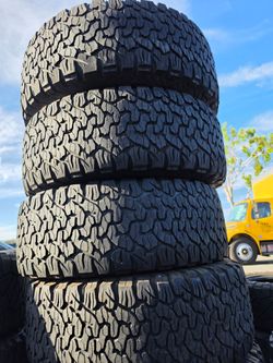 315 70 17 Bfgoodrich ko2 tires Con 80% de Vida Las 4