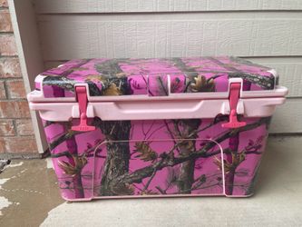 Yeti 45qt pink camo