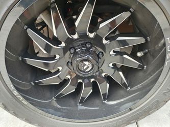22" FUEL WHEELS 33" TOYO TIRES VERY GOOD CONDITION