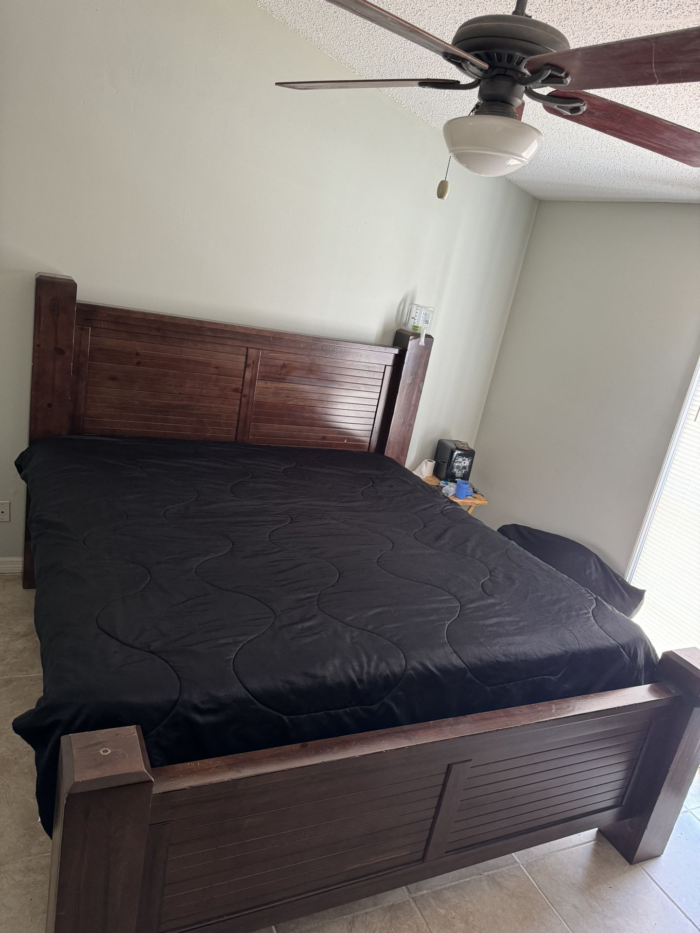 King Size Bed Set(need Pick Up By 5/5)