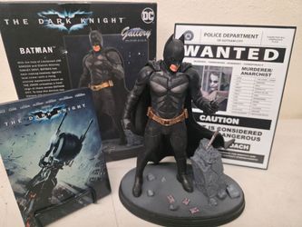 Batman The Dark Knight Batman statue
