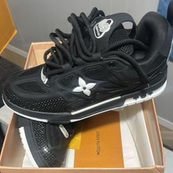 LV SKATES (CHECK DESCRIPTION)