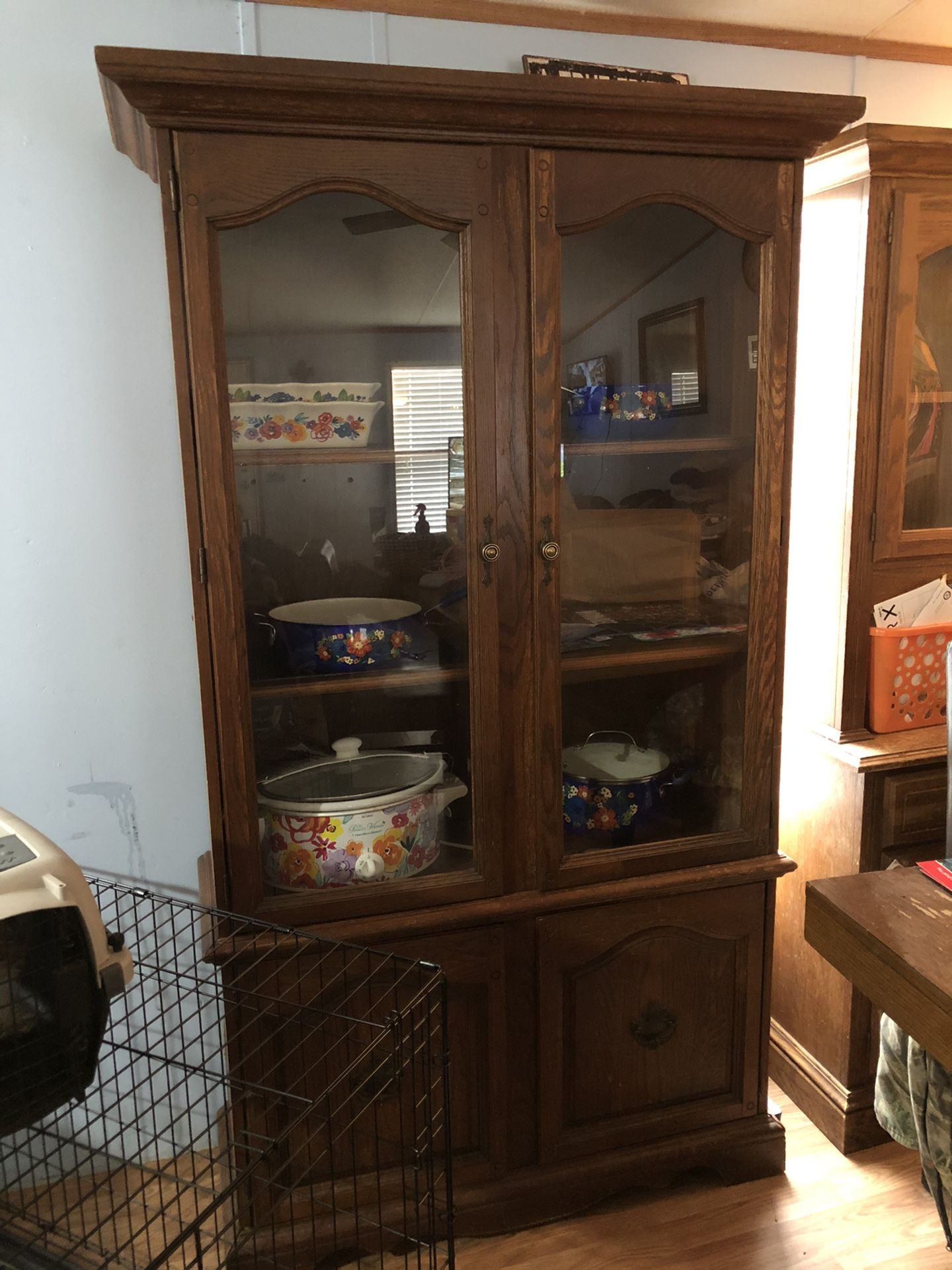 China cabinet hutch