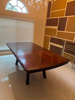 Solid Wood Extendable Dining Table