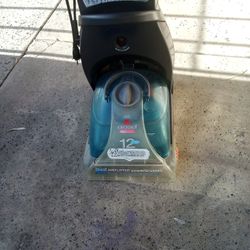 BISSEL CARPET CLEANER