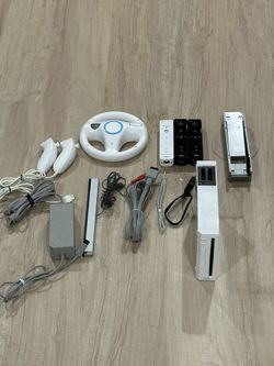 Nintendo Wii Console Bundle with Accessories