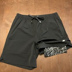 Fabletics Men’s Medium B&W Floral Knee Sleeve Shorts 