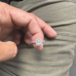 Lady’s Diamond Ring 