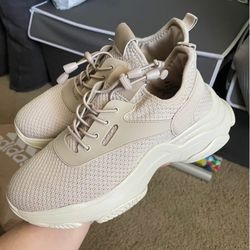 NEW Memory Foam Woman Shoes - Size 8