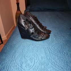 real black leather heels size 7.5