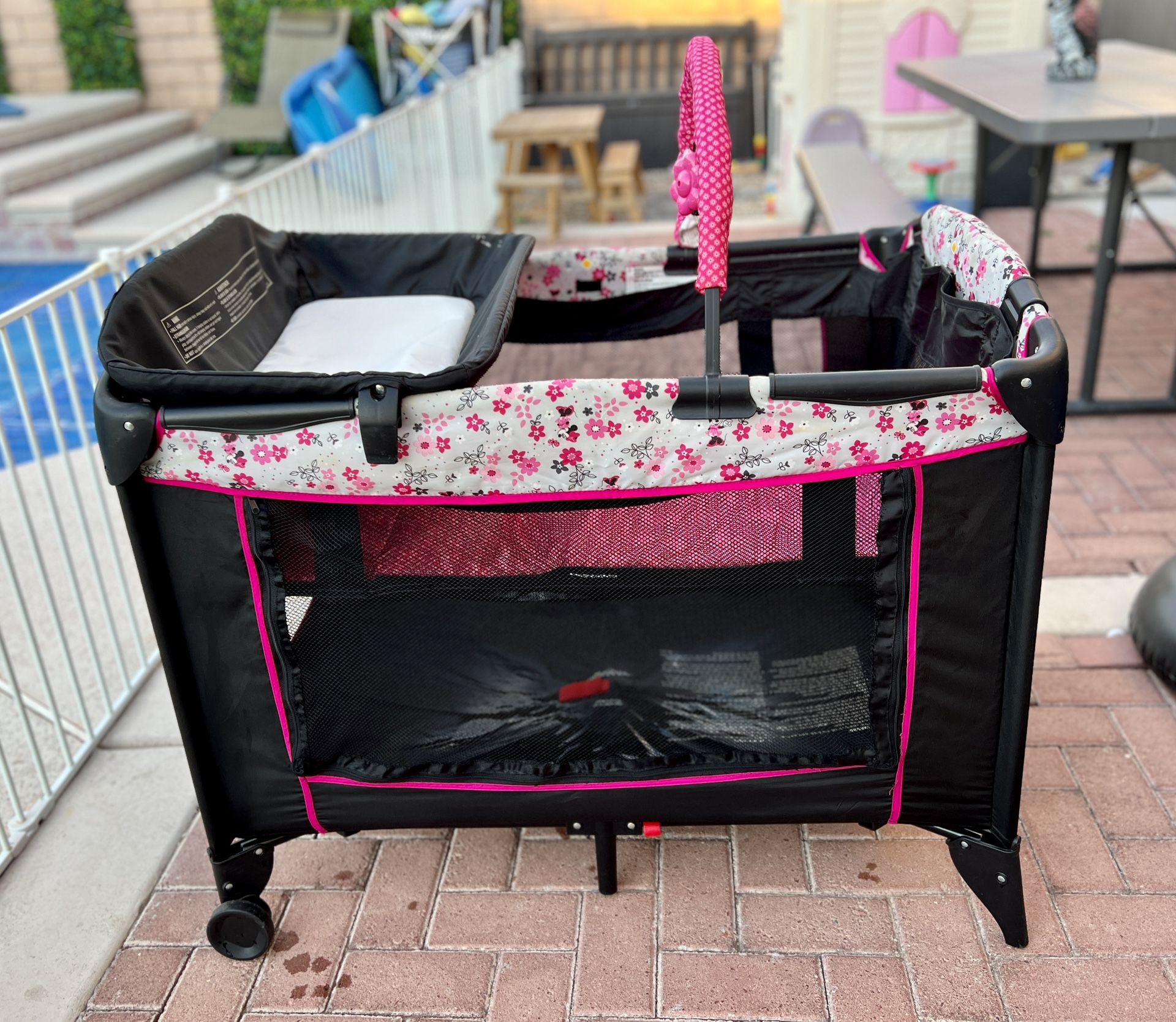 Minnie playpen clearance