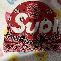 Supreme red bandanna beanie size m