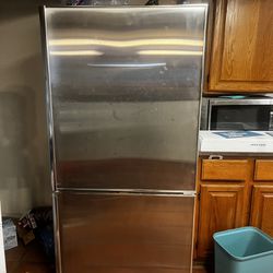 Subzero Refrigerator 