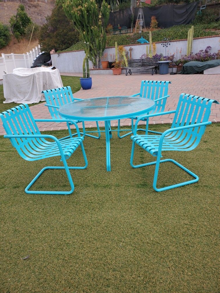 Vintage Gracie Steel Outdoor Patio Dining Set