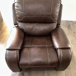 LUXURY RECLINER MOVING SALE -- EVERYTHING MUST GO BY FRIDAY 11/17!