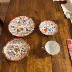Set of antique Japanese Dishes 