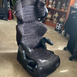 Toddler Booster Car Seat Even Flo  Price 25$. Pick Up. E.  72.  and. Grandview.  E.  Tacoma 