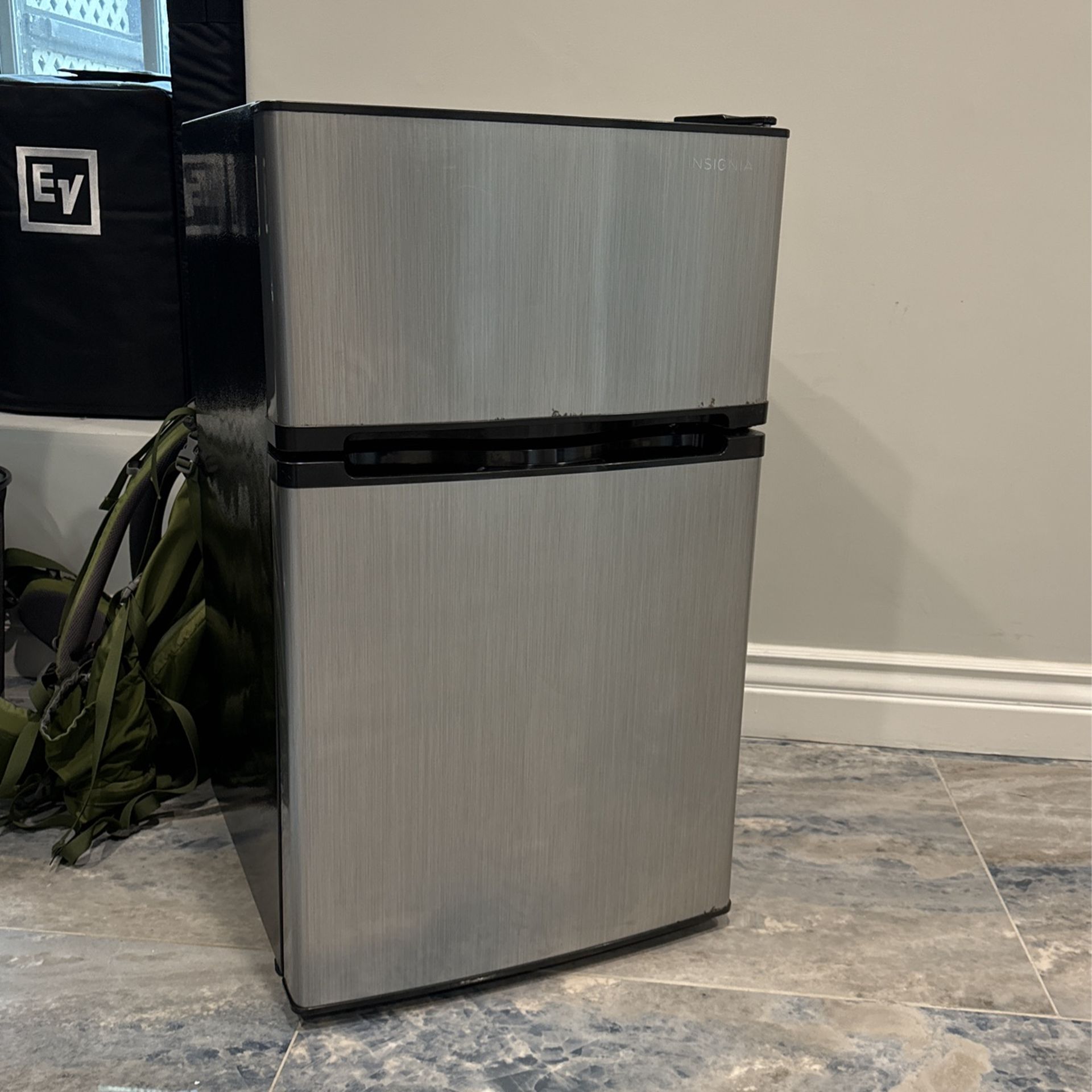 Mini Fridge + Freezer 