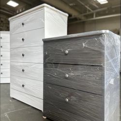 Set Five Drawers Dresser And Nightstand 