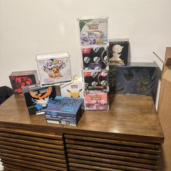 Pokemon Prismatic Evolutions Center ETB