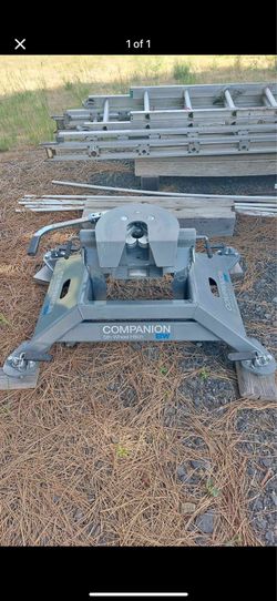 Ram 5th wheel hitch