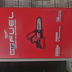 Milwaukee 6'pruning saw