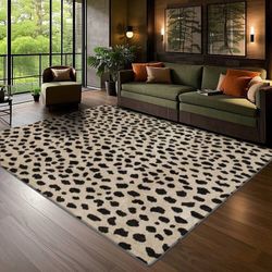 Threshold 5 x 7 Leopard Black and White Cream Animal Print Rug (Like New)