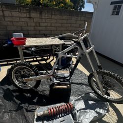 CR125 Rolling Chassis 