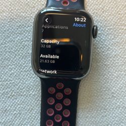 Apple Watch Series 8 GPS + Cellular 41mm Graphite