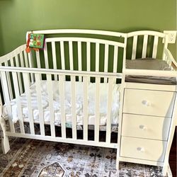 white Baby Crib with drawers