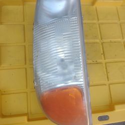 2001 GMC Yukon headlight  right side