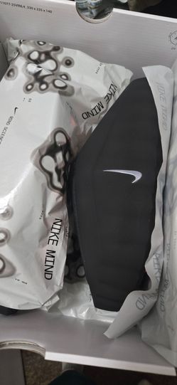 Nike Mind 001