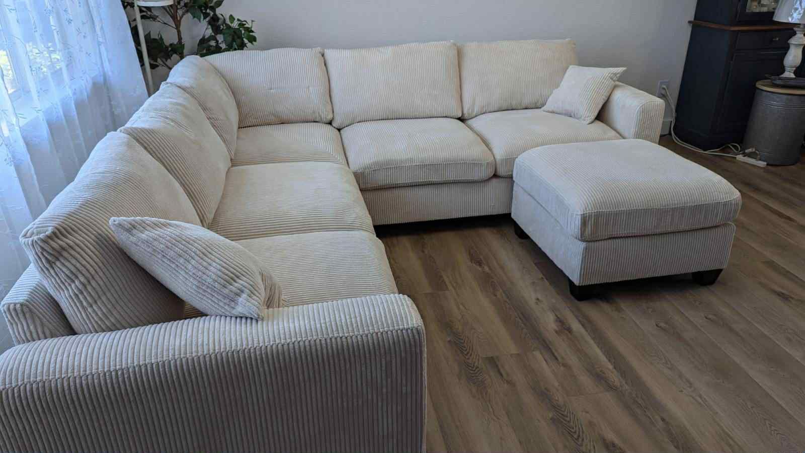 New 99x99 Off White Sectional Couch With Ottoman / Free Delivery