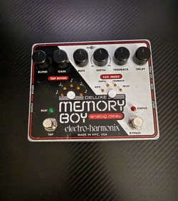 Electro-Harmonix Deluxe Memory Boy Analog Delay