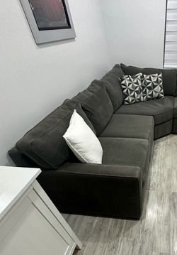 Macys 3 piece sectional
