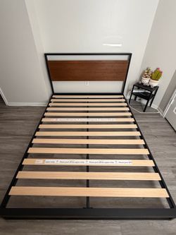 Queen Metal & Wood Bed