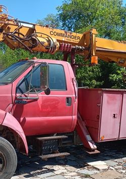 2000 Ford 7000